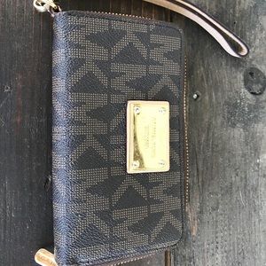 Michael Kors Wristlet